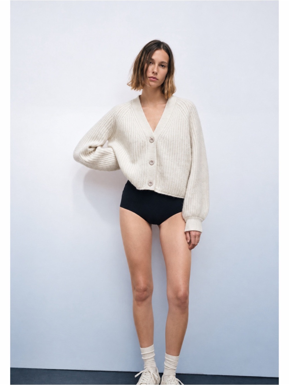 NWT Zara V-Neck Cozy Cream Off-White Cardigan Size Medium